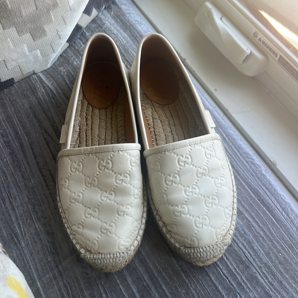 Gucci White/Cream Espadrille Flats with Monogram Pattern